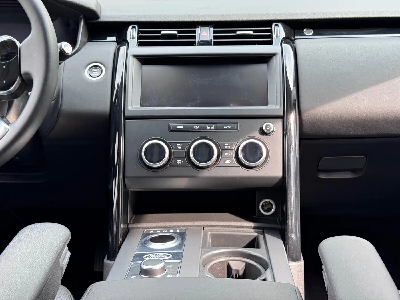 Land Rover Discovery 2020 3.0 SC V6 SE фото 16