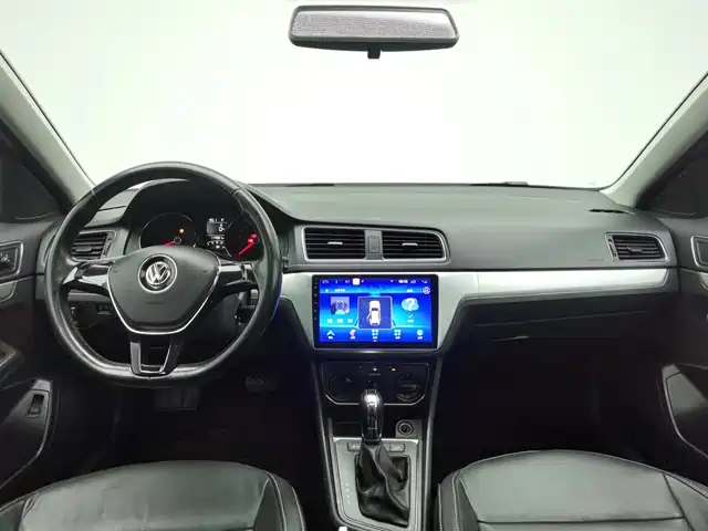 Volkswagen Lavida 2015 1.6L Automatic Comfort Edition — фото 5