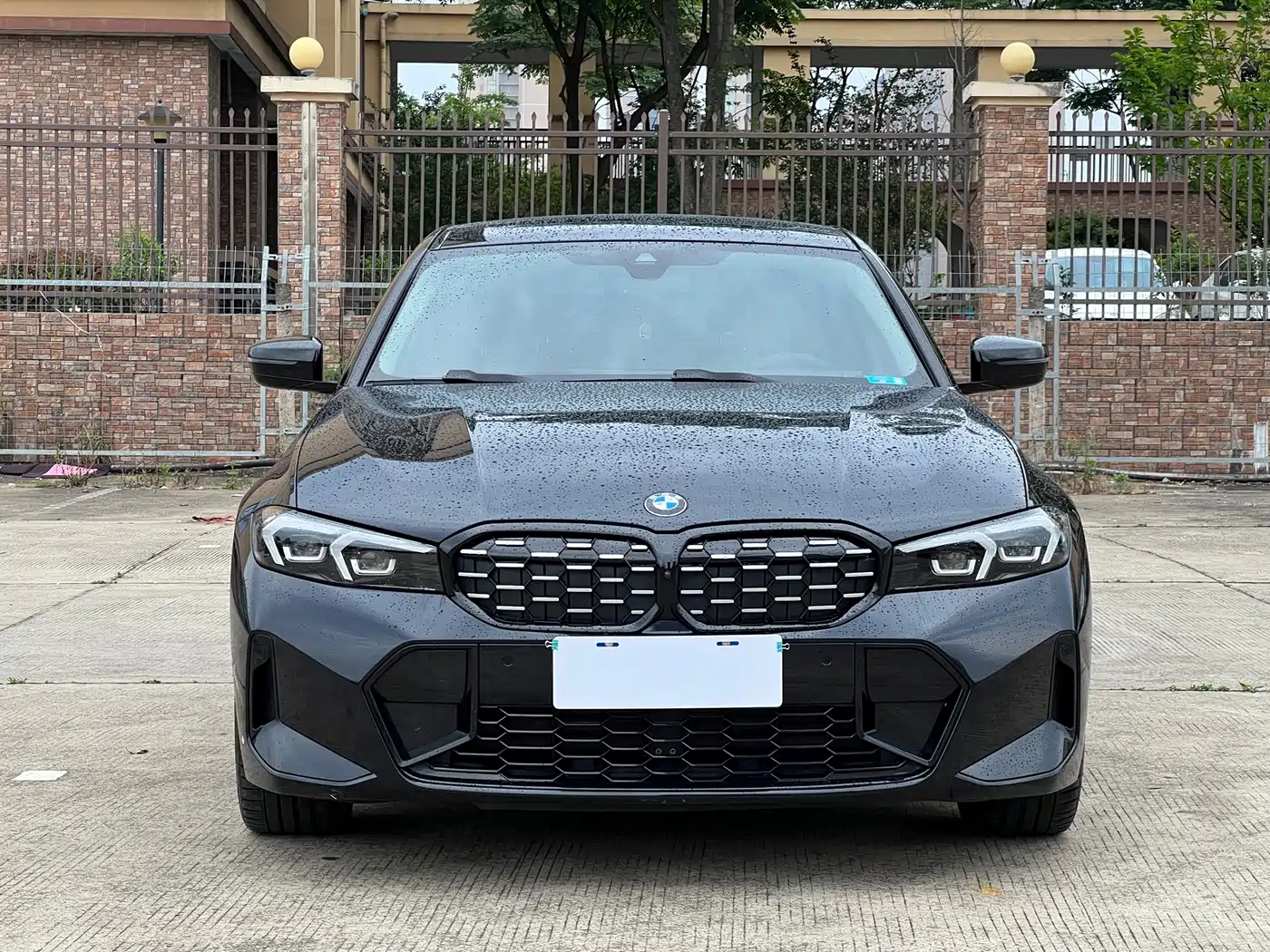 BMW 3 Series 2023 325Li M Sport Black Night Package фото 2