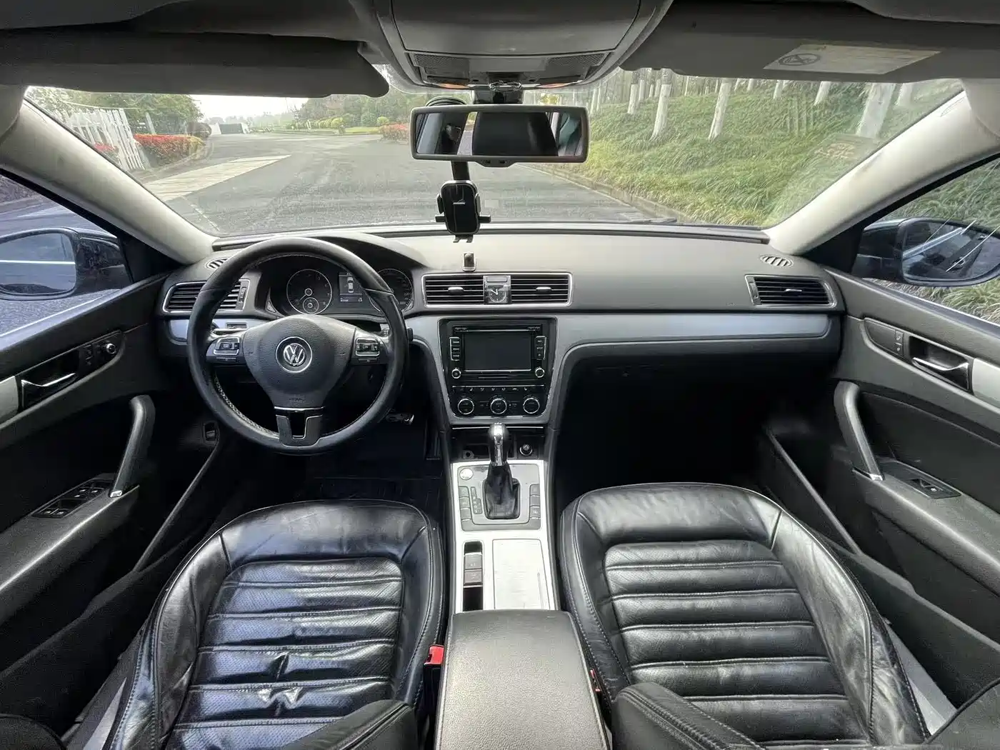 Volkswagen Passat 2015 1.8TSI DSG Prestige Edition фото 11