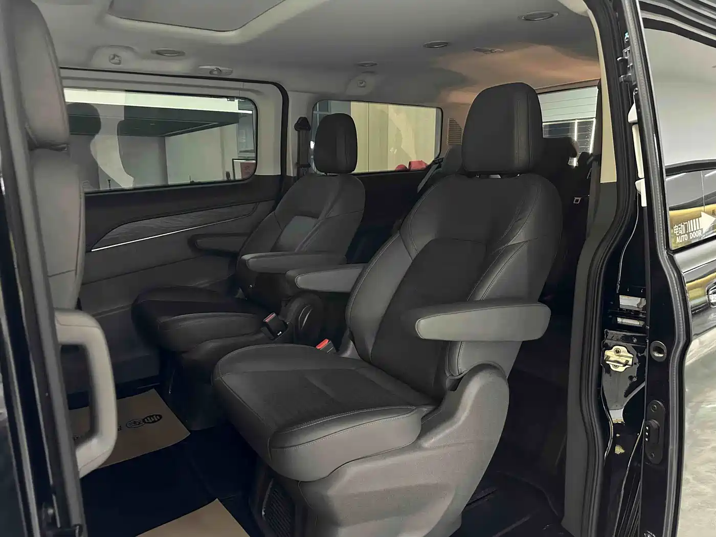 Ford Tourneo 2023 2023 2.0T Automatic Premium Edition