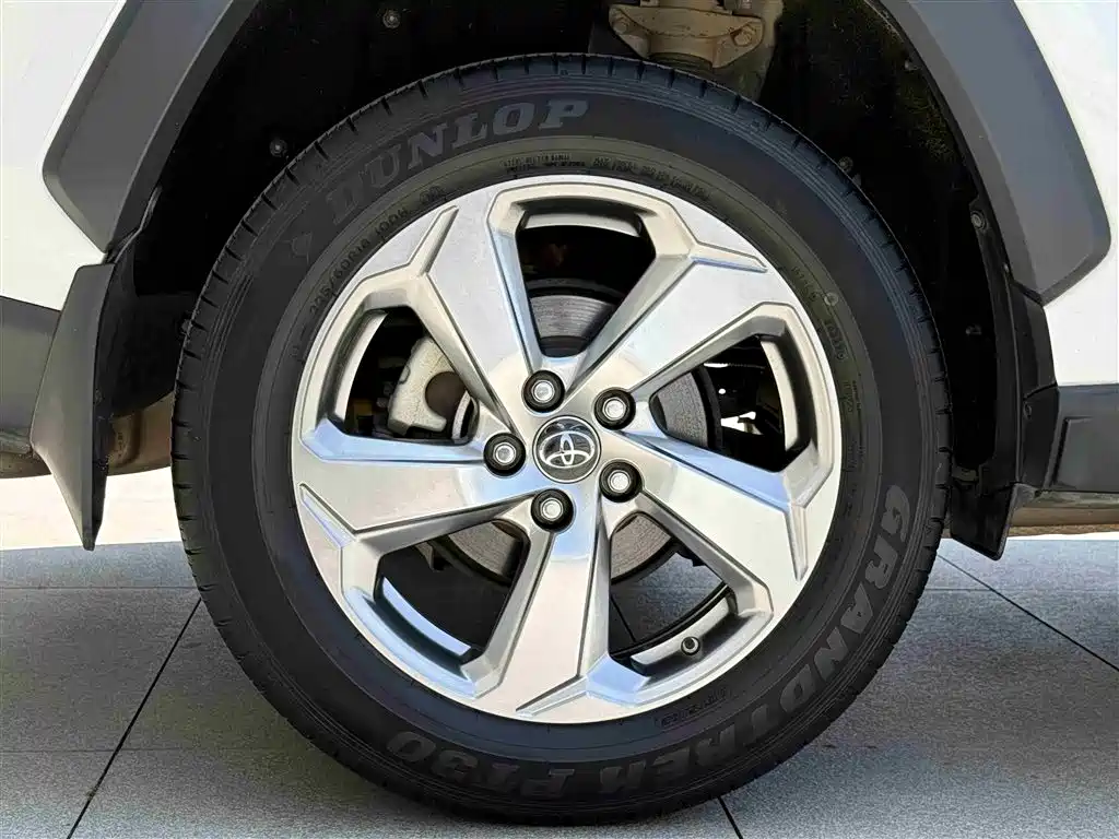 Toyota RAV4 Rongfang 2022 Hybrid 2.5L E-CVT 2WD Elite Edition фото 10