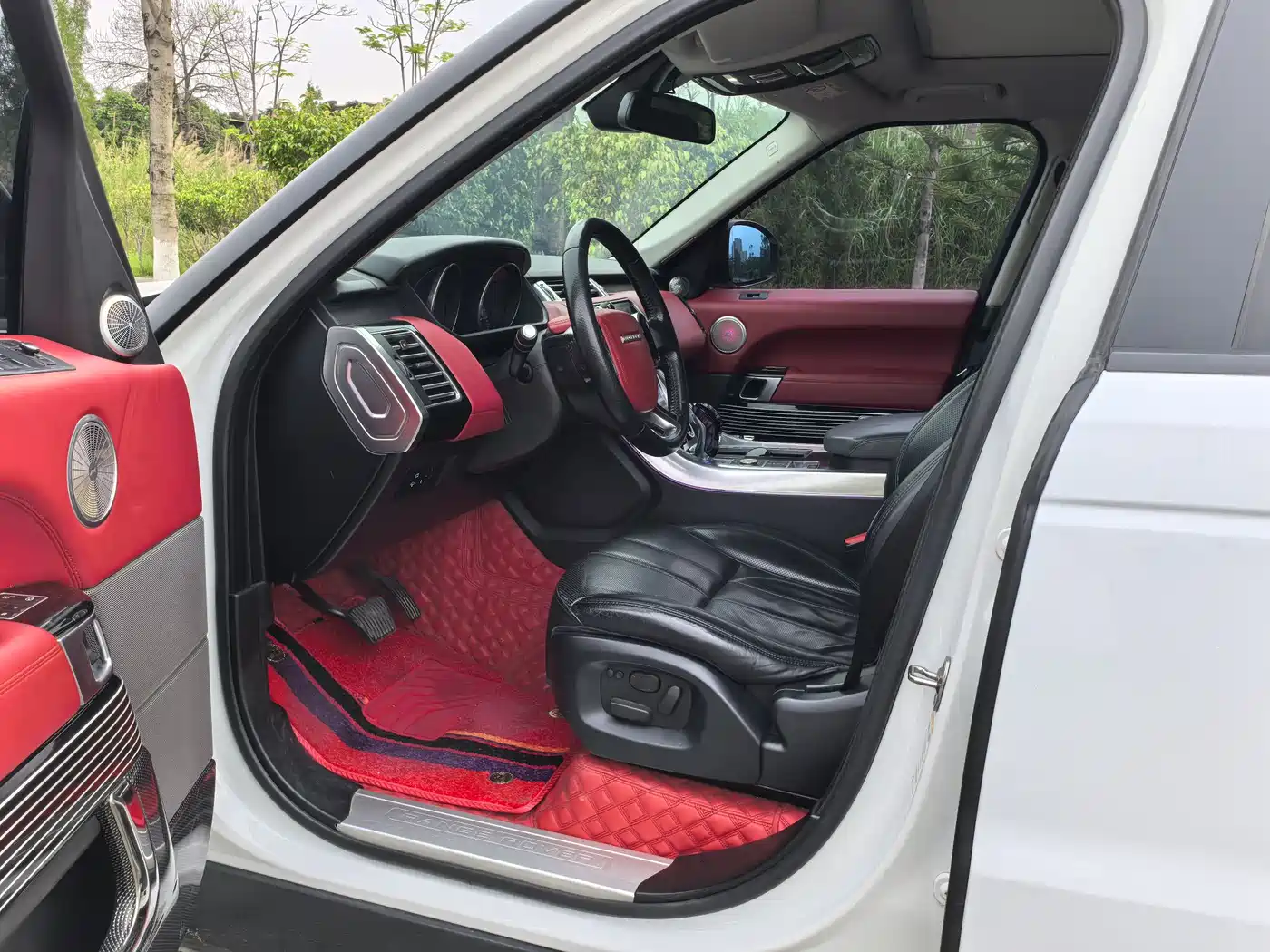 Land Rover Range Rover Sport 2015 3.0 SC V6 HSE фото 4