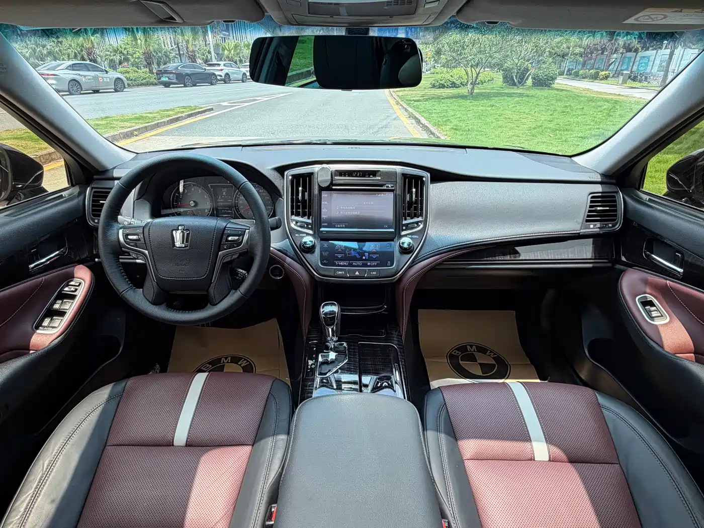 Toyota Crown 2017 2.0T Sport Edition фото 8