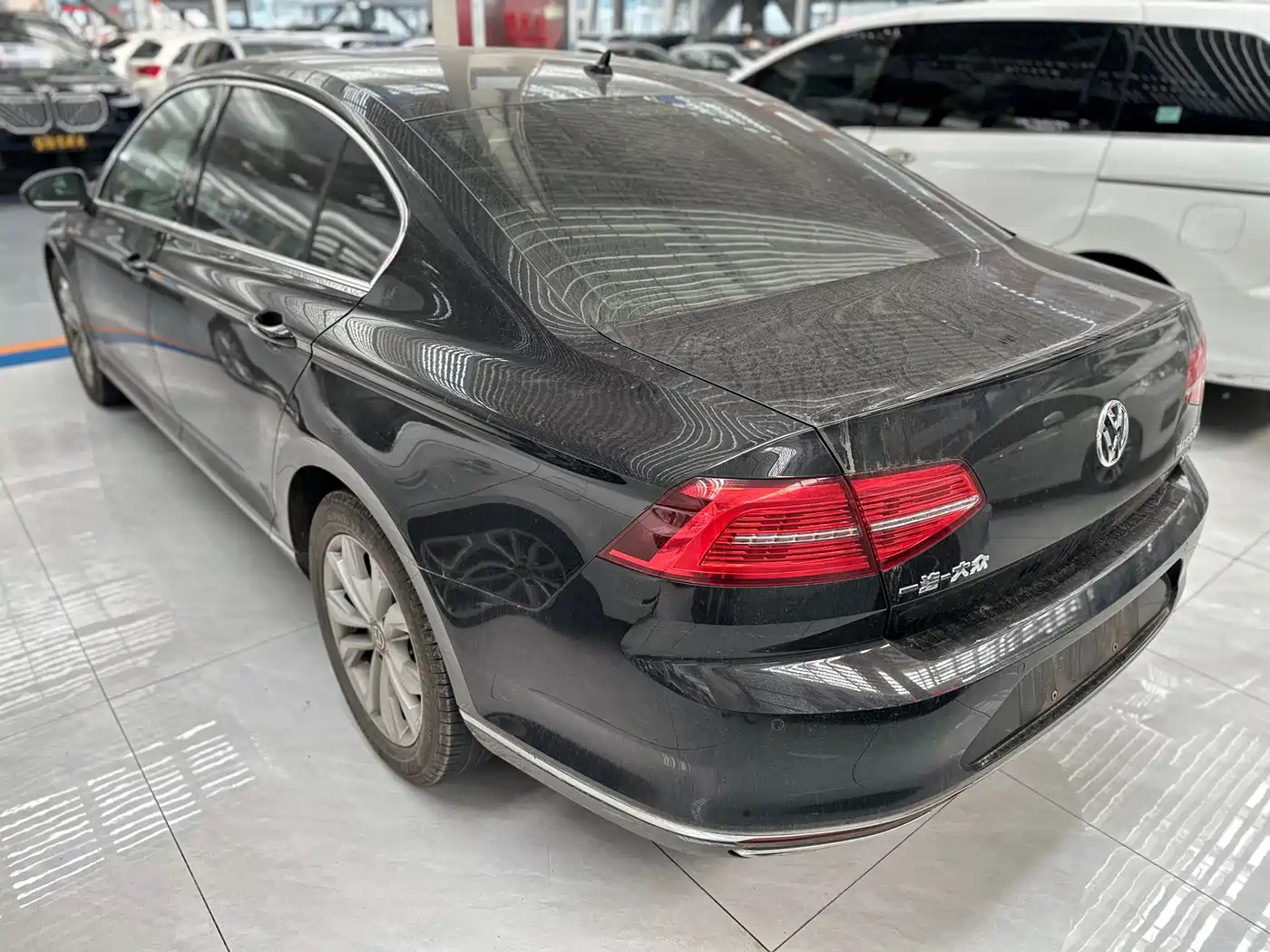 Volkswagen Magotan 2019 330TSI DSG Luxury China V фото 12