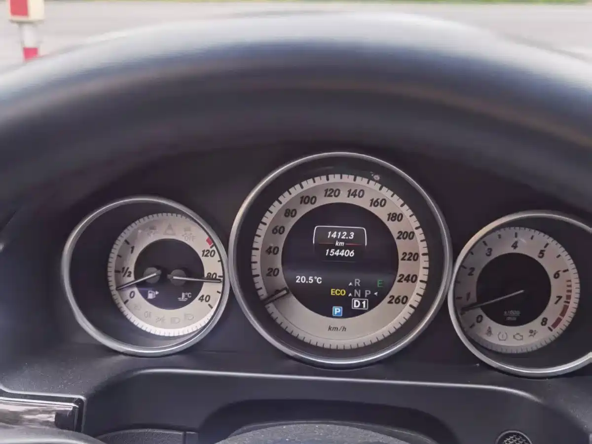 Mercedes-Benz E-Class 2015 Facelift E 200 L фото 10