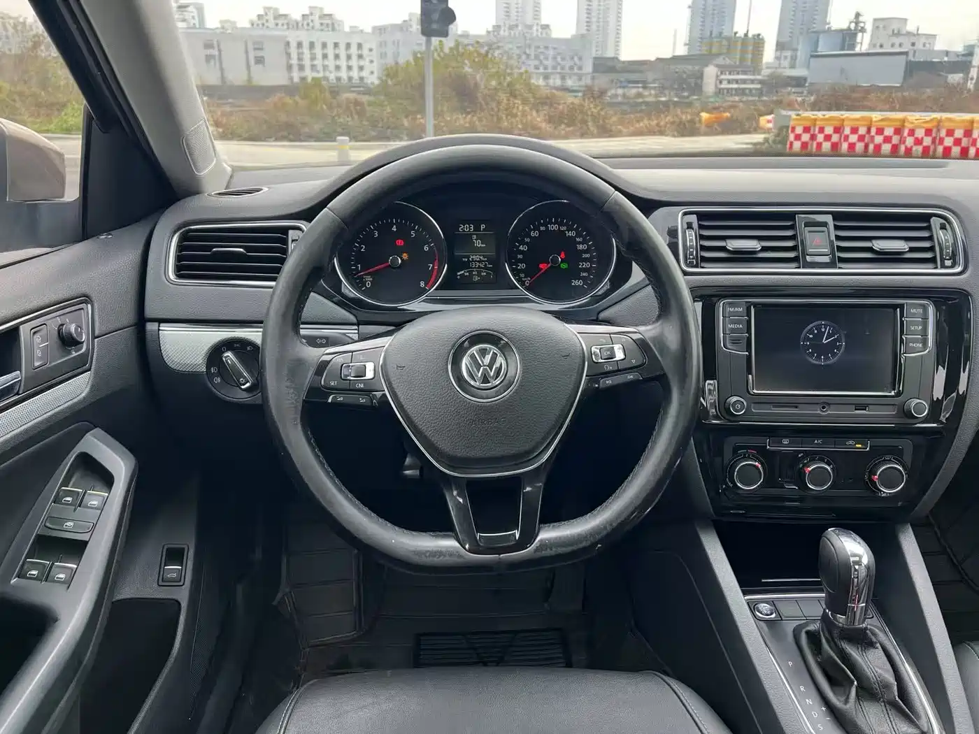 Volkswagen Sagitar 2017 1.6L Automatic Comfort фото 6