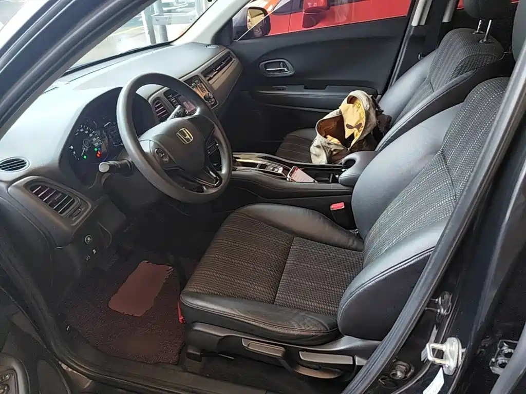 Photo 15 - Honda Vezel