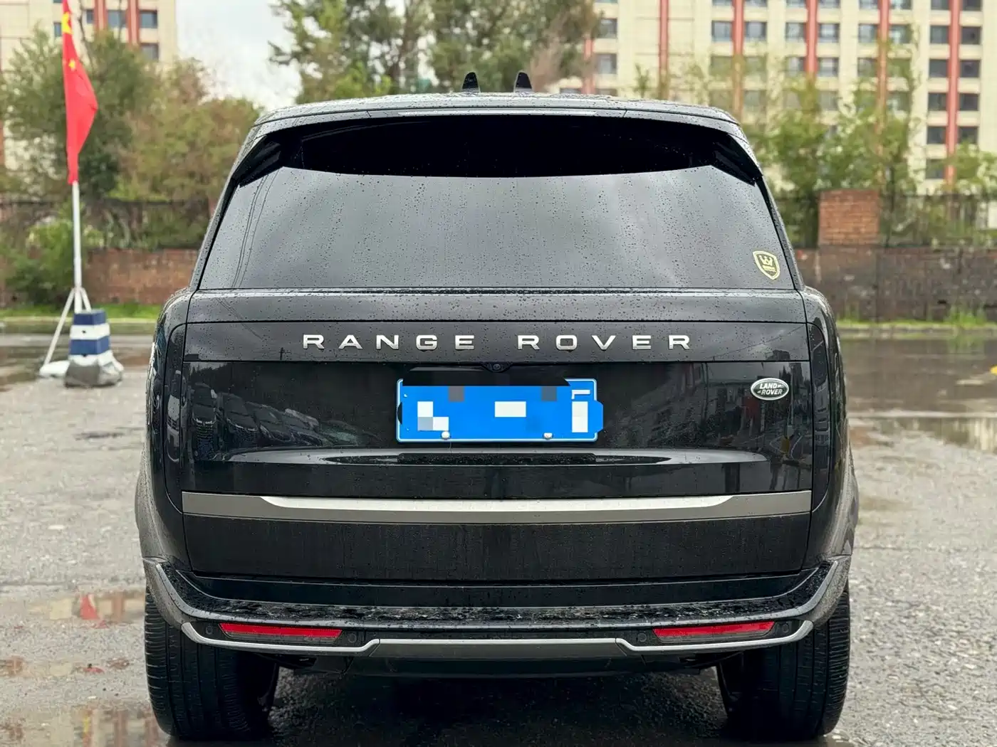 Land Rover Range Rover 2024 3.0 L6 400PS Golden Age Extended 7-Seater фото 8
