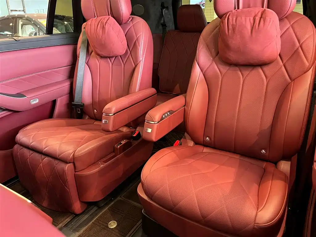 AITO Wenjie AITO M8 2025 Model Extended Range Max+ Edition 53.4kWh 6-Seater фото 26