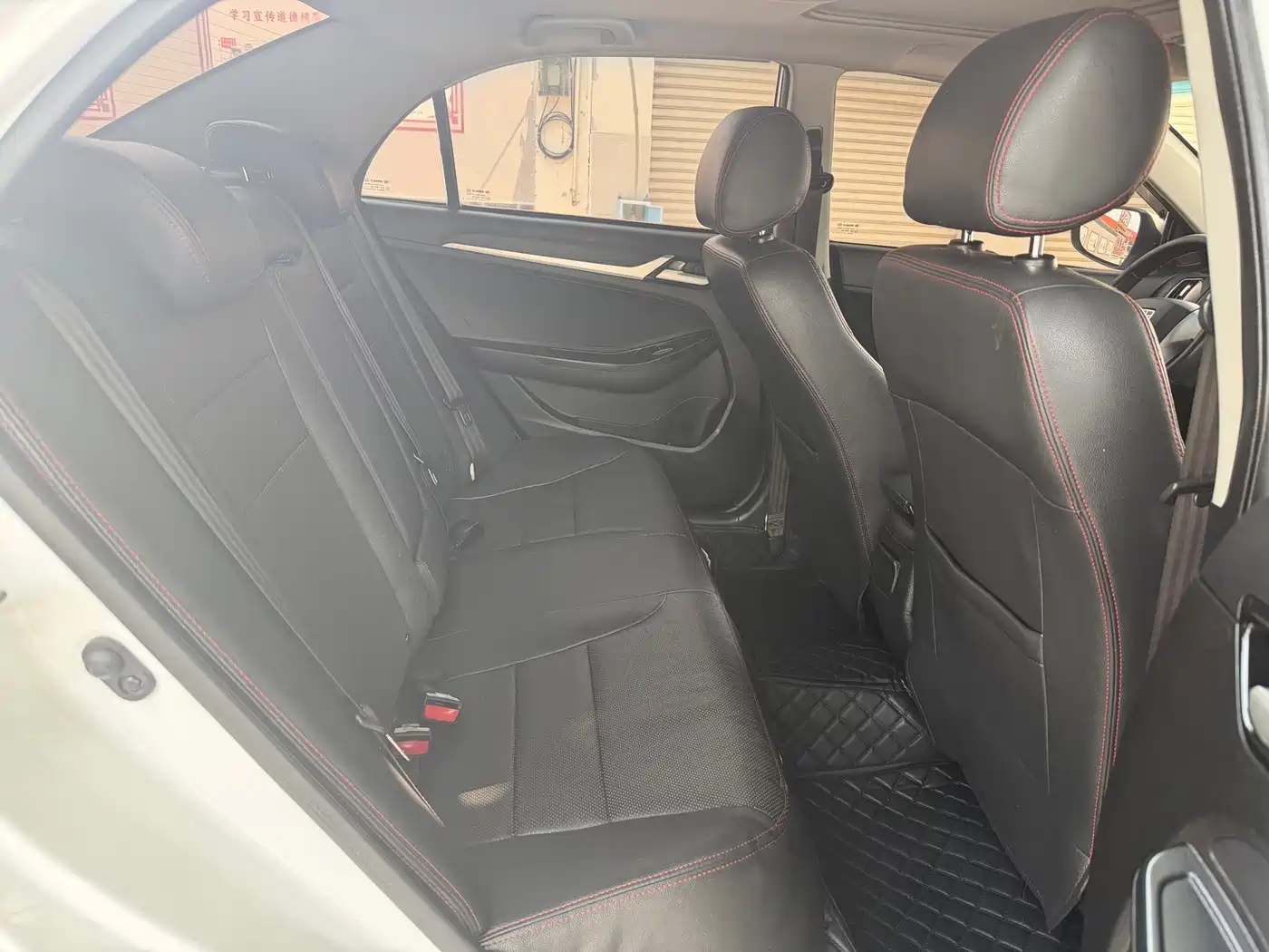 Фото 8 - Geely Vision