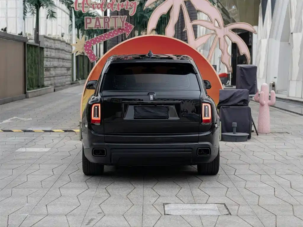 Rolls-Royce Cullinan 2023 2024 Black Badge