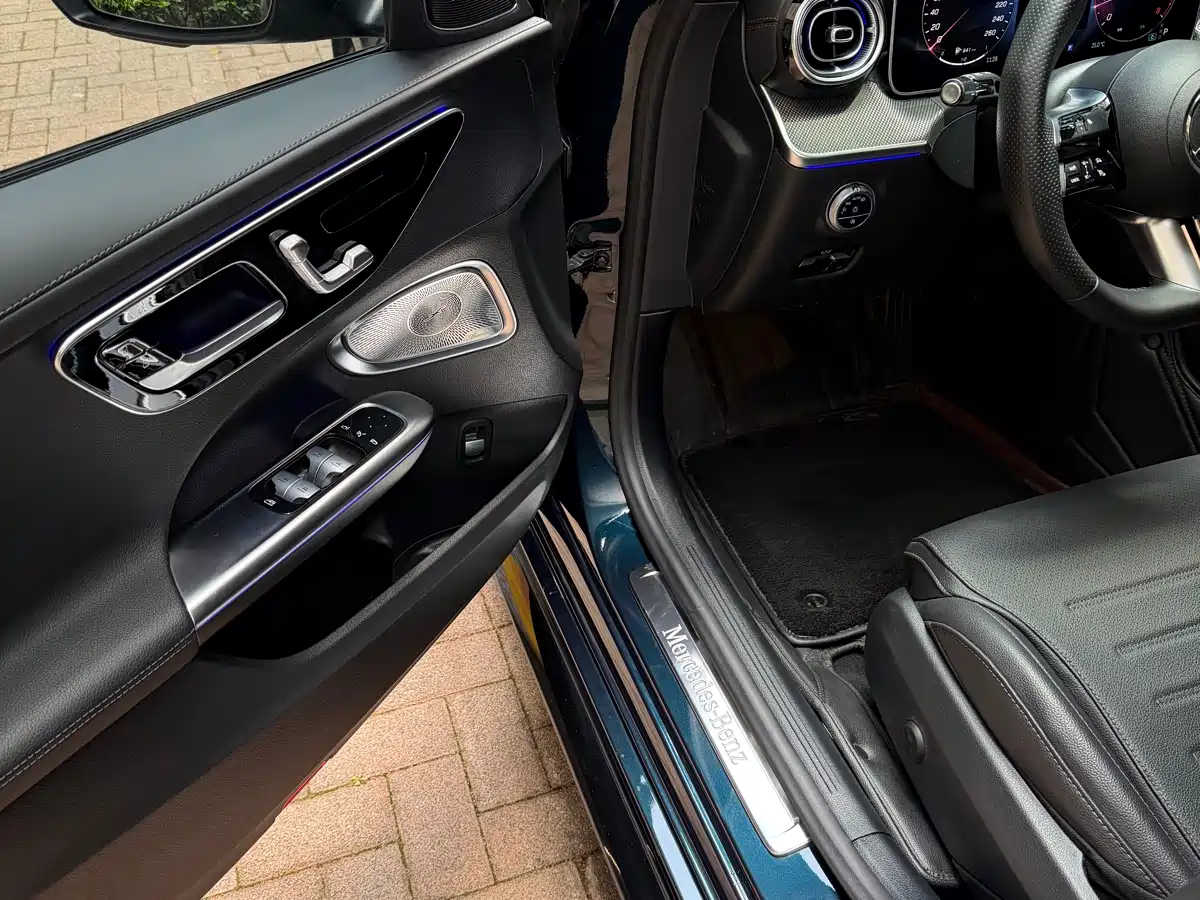 Mercedes-Benz C-Class 2023 C 260 L Night Edition Sport фото 8