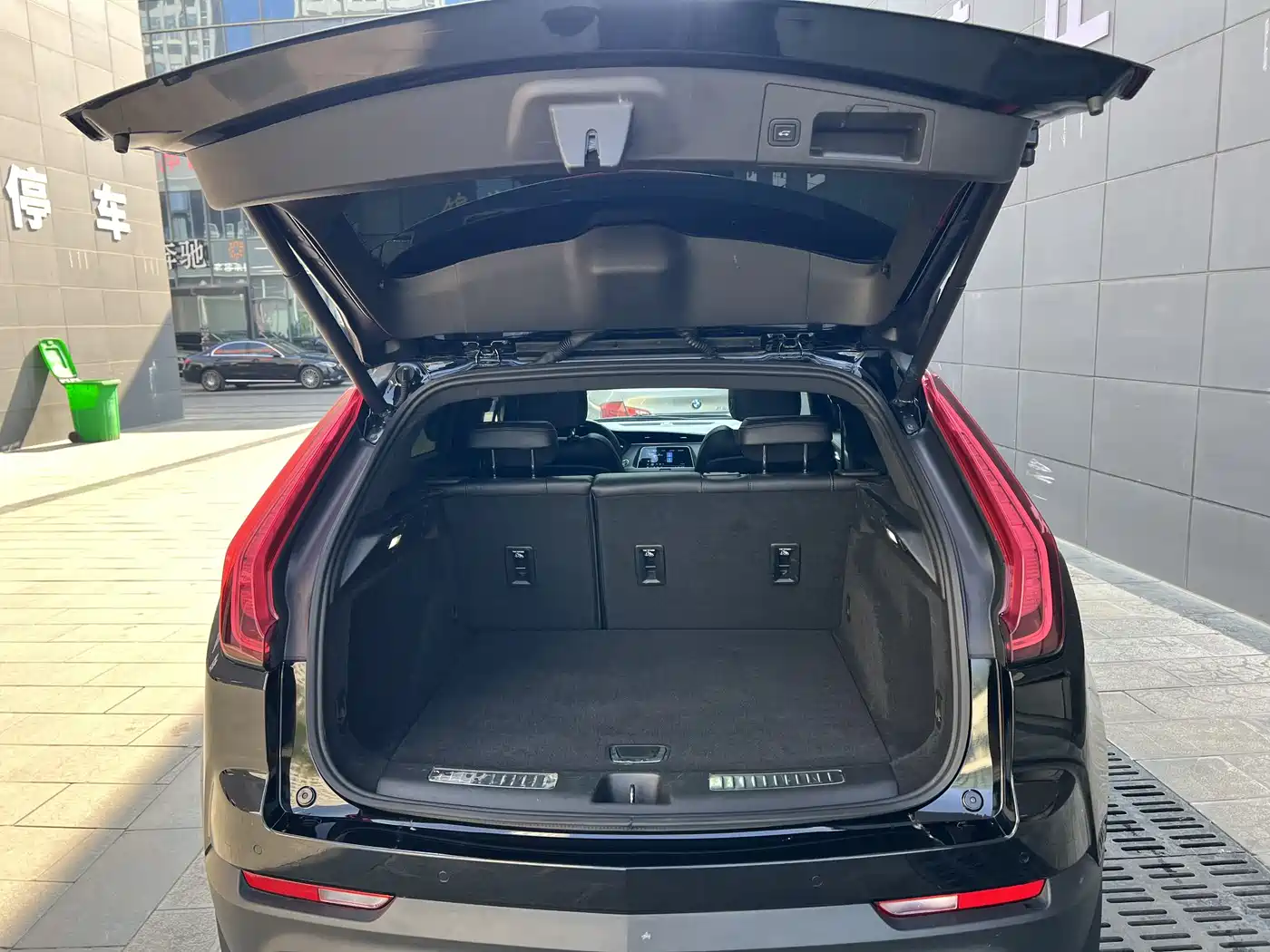 Cadillac XT4 2022 28T FWD Luxury фото 25