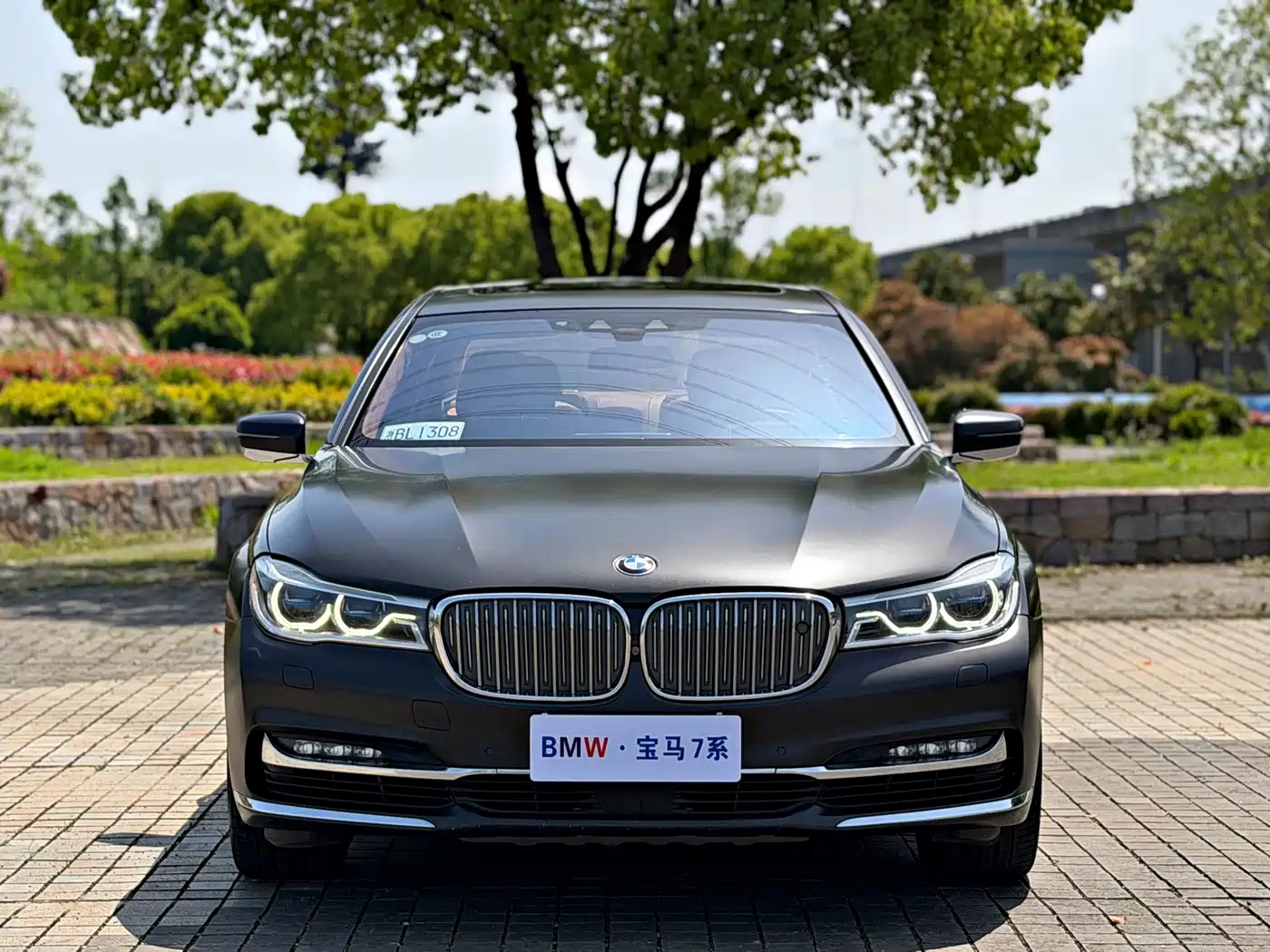 BMW 7 Series 2017 M760Li xDrive Excellence Luxury фото 2
