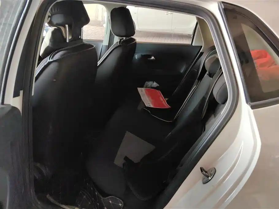 Volkswagen Polo 2016 1.4L Manual Trend фото 11