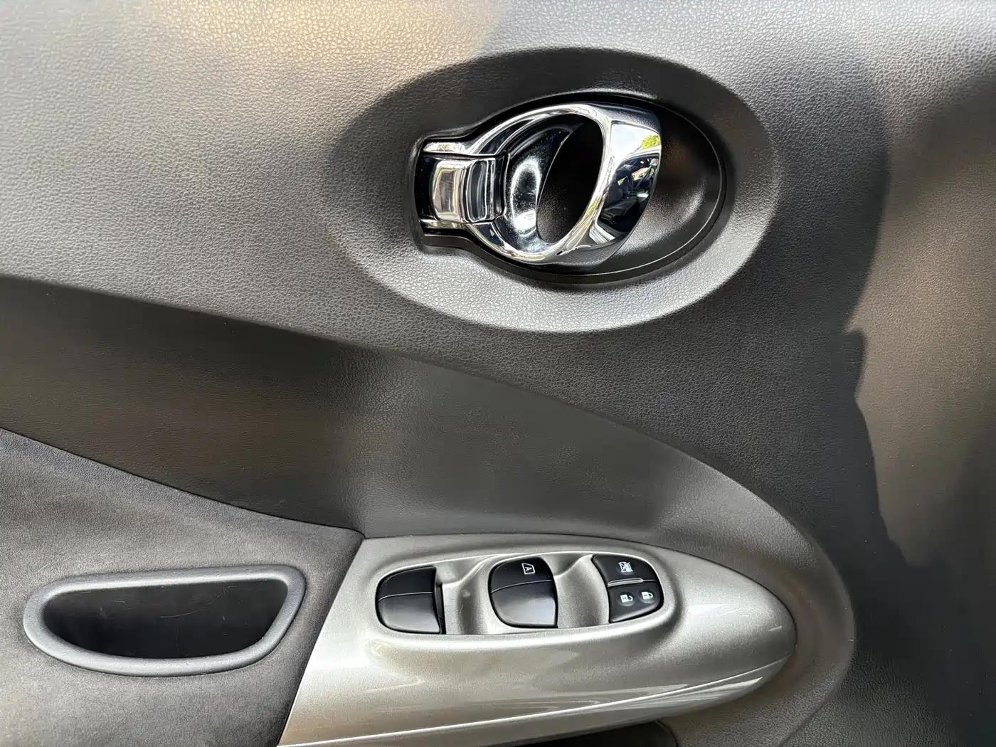 INFINITI ESQ