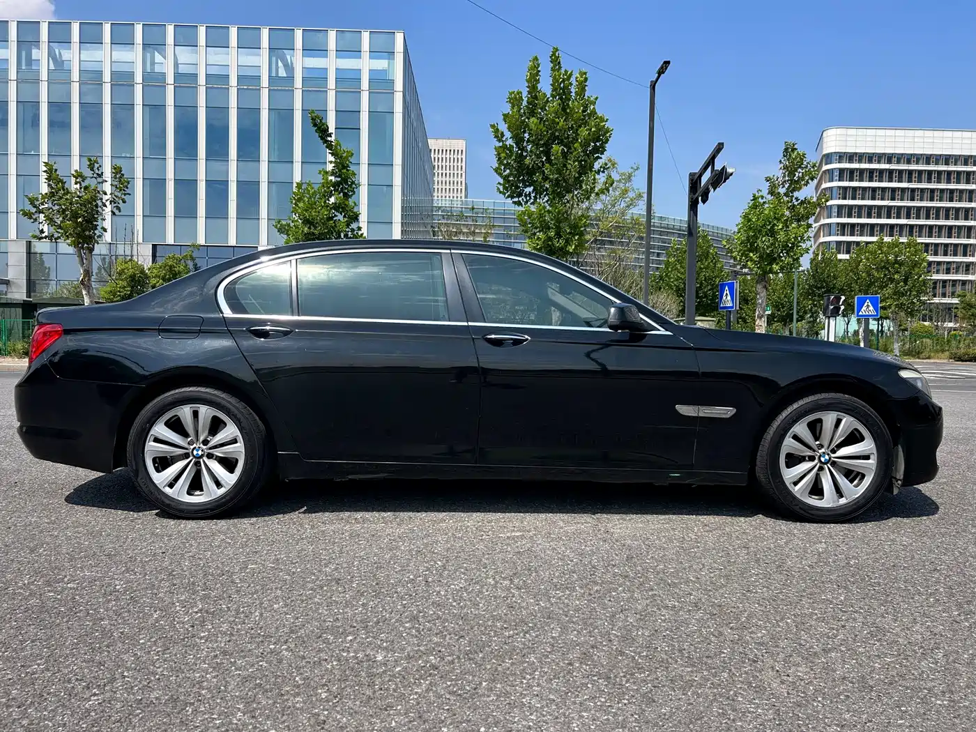 Photo 7 - BMW 7 Series