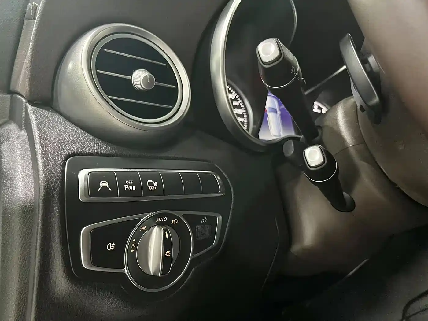 Mercedes-Benz GLC 2019 GLC 260 4MATIC Luxury фото 4
