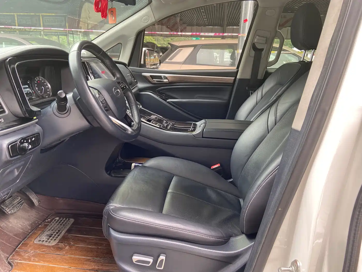 GAC Trumpchi Trumpchi M8 2021 Leading Show Series 390T Ultimate Edition фото 4
