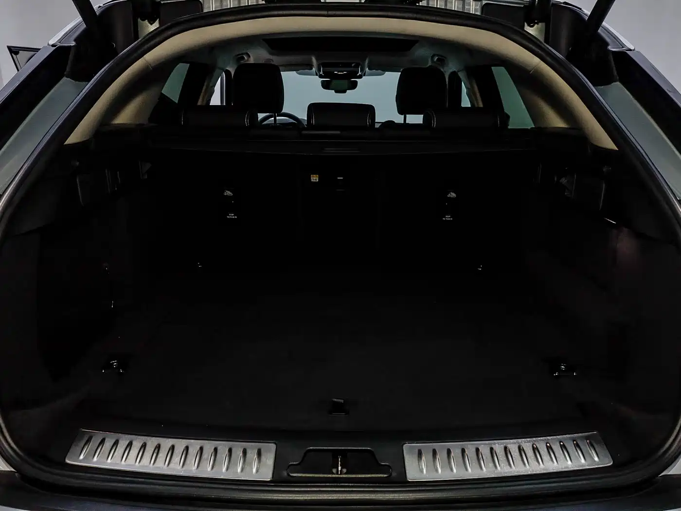 Land Rover Range Rover Velar 2022 250PS фото 25