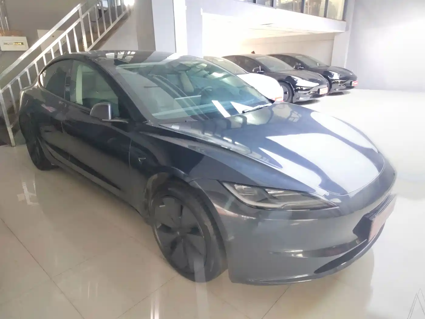 Фото 3 - Tesla Model 3