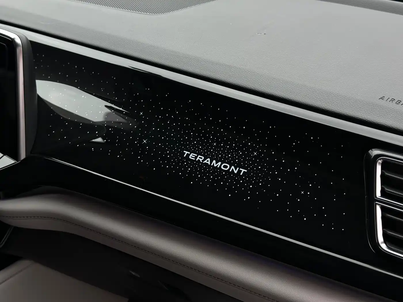 Volkswagen Teramont 2023 380TSI AWD Premium Luxury Edition фото 15