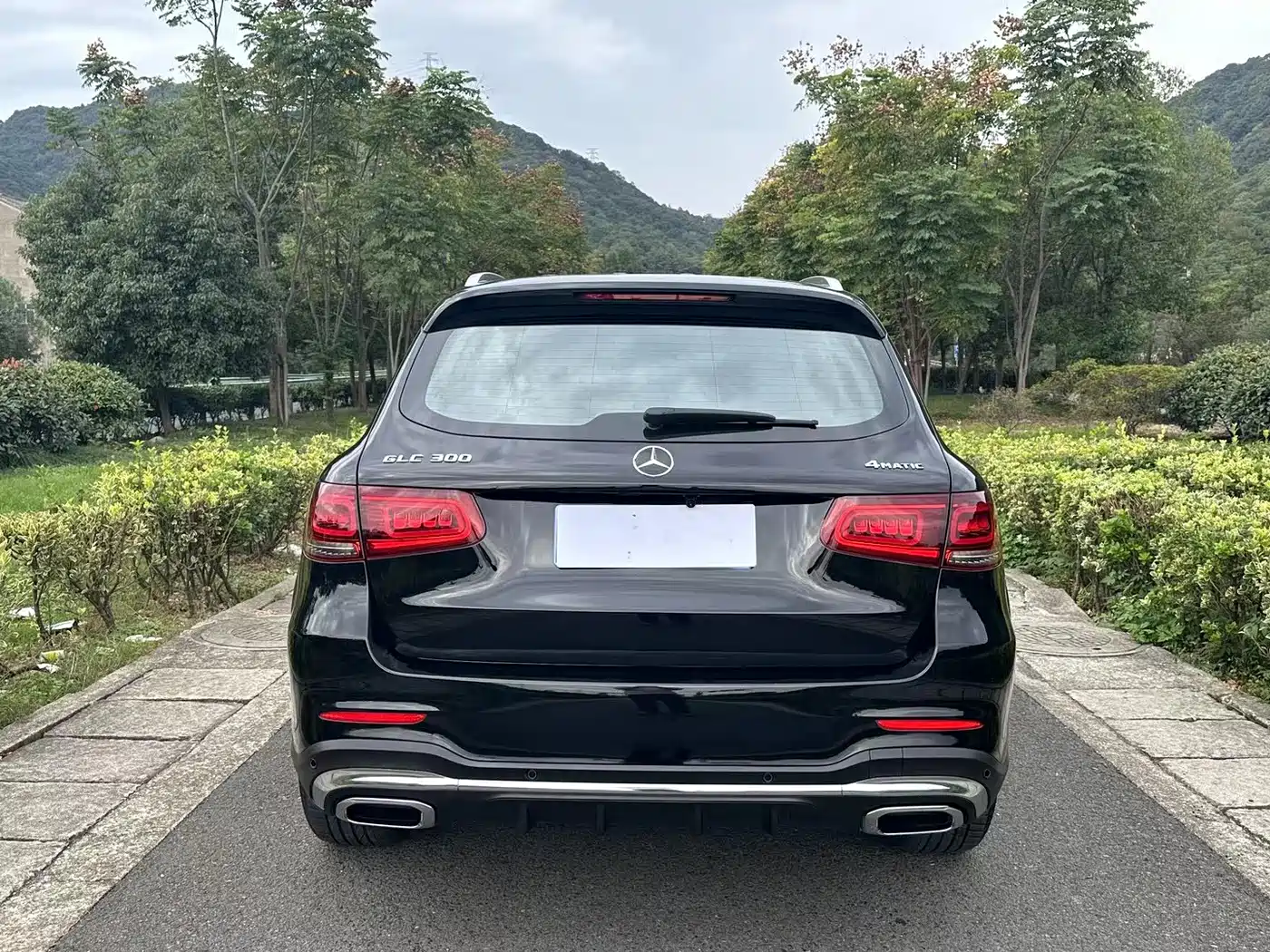 صورة 8 - Mercedes-Benz GLC