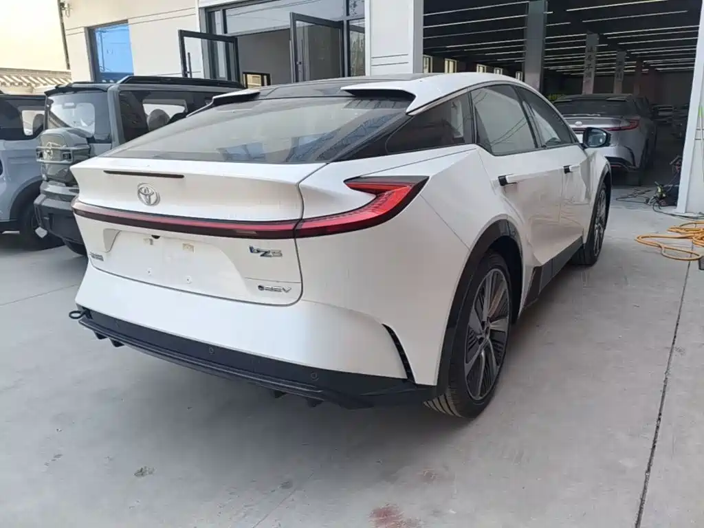 Toyota bZ5 2026 2025 550 JOY