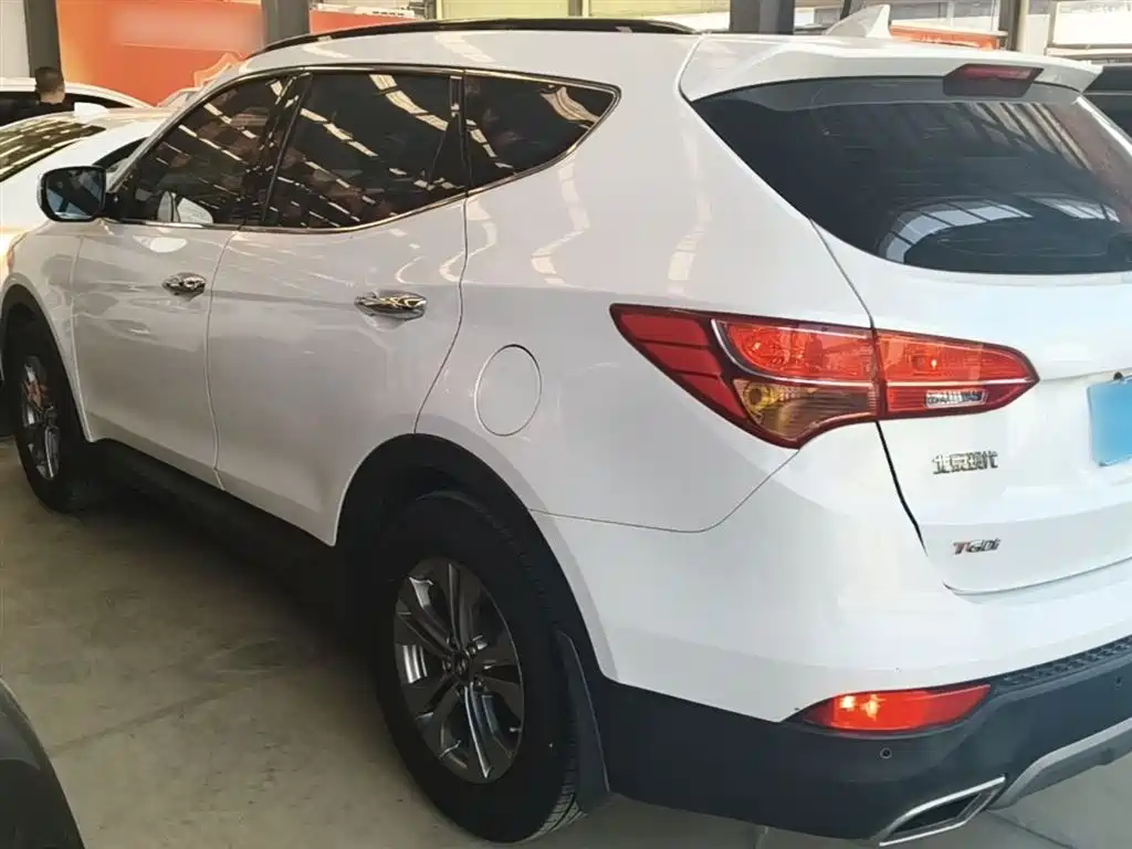 Hyundai Santa Fe 2015 2.0T Automatic 2WD Smart 5-Seater фото 5