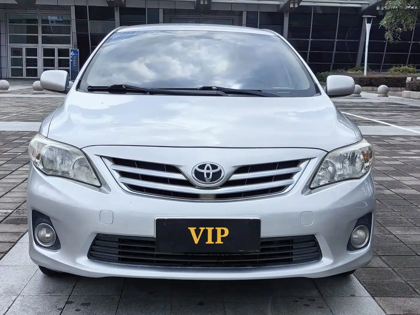 Фото 2 - Toyota Corolla