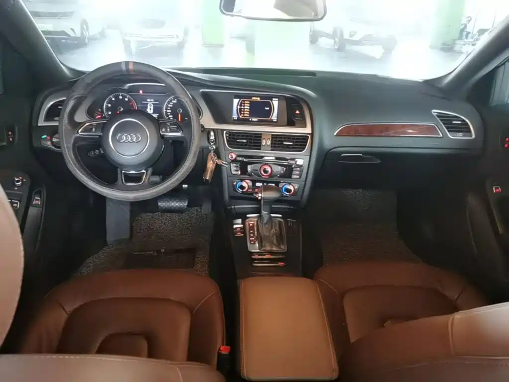 Фото 10 - Audi A4L