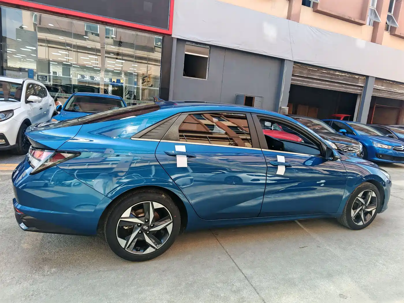 Hyundai Elantra 2022 1.5L CVT GLX Elite Edition фото 12