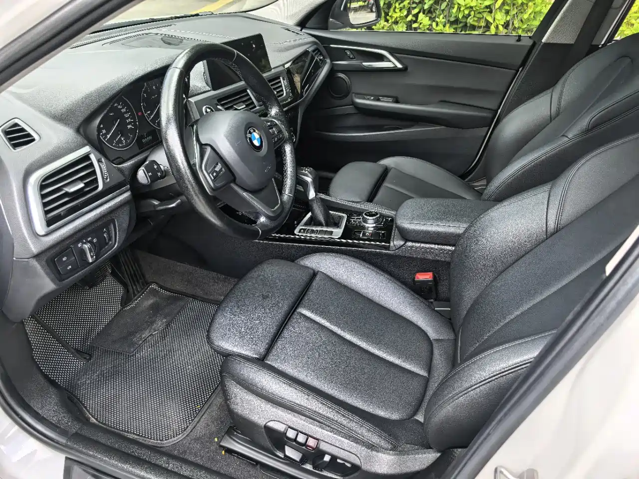 BMW 1 Series 2017 118i Sport фото 5