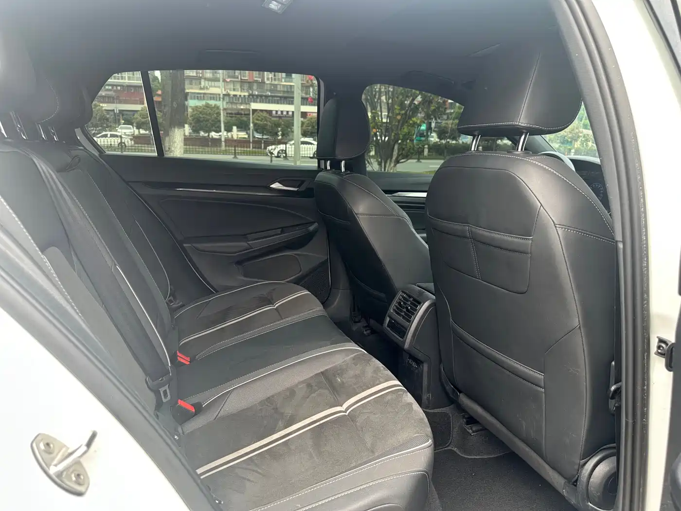 Volkswagen Golf 2021 280TSI DSG R-Line фото 8
