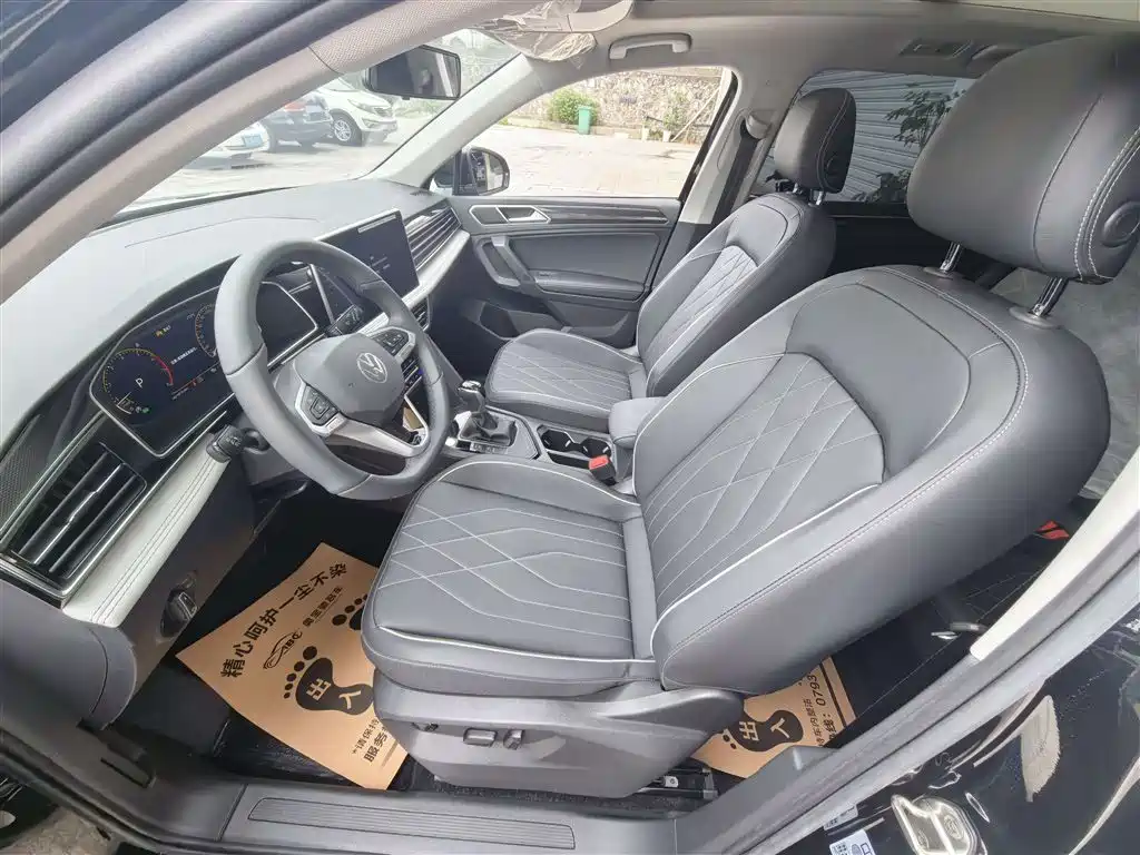 Volkswagen Tiguan L 2025 Model 300TSI Auto 2WD Dragon Edition фото 4