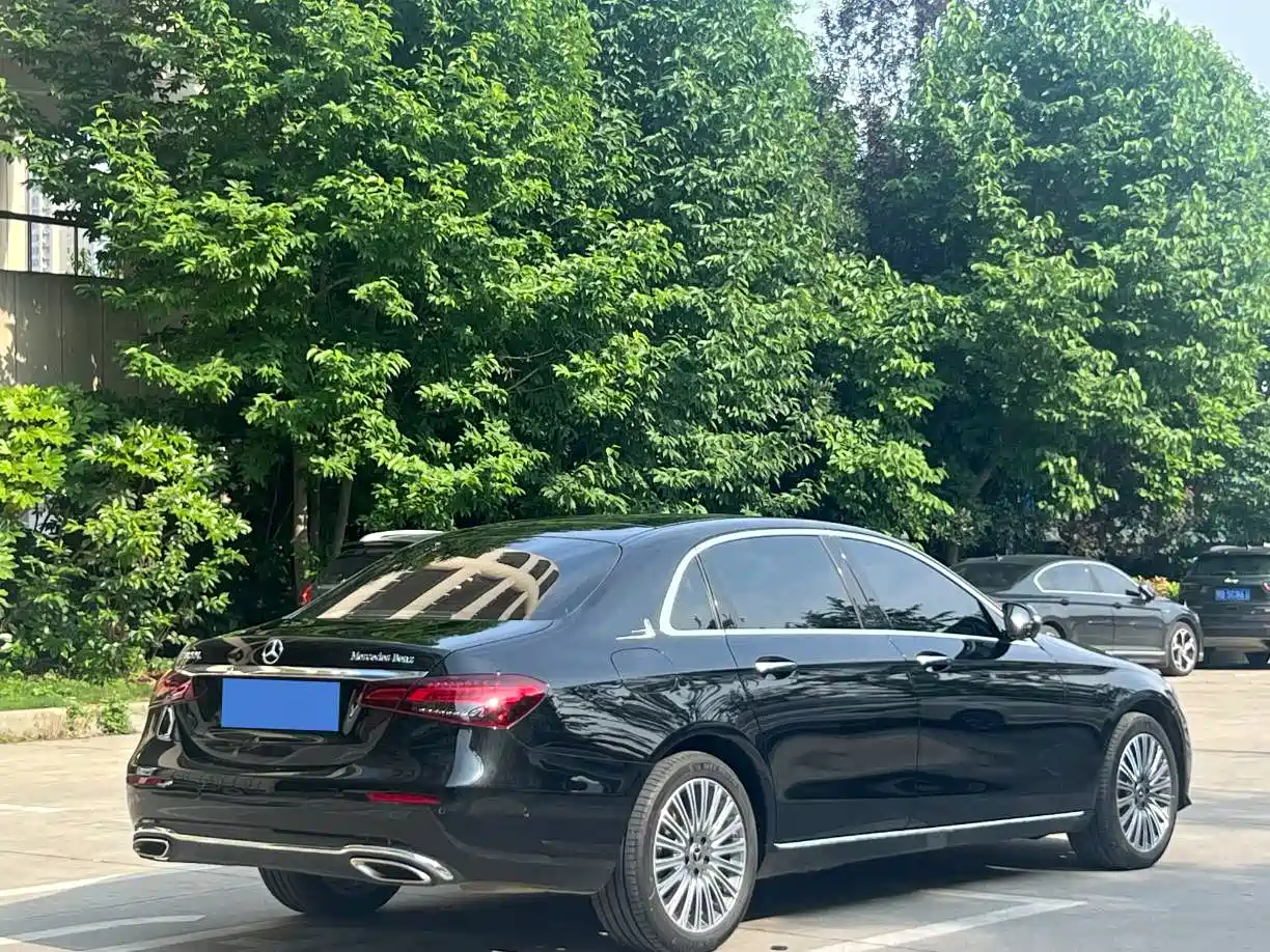 MERCEDES-BENZ E-CLASS
