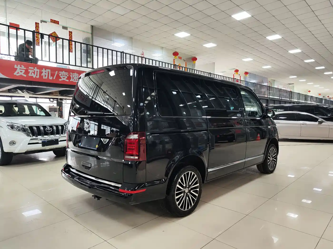 Volkswagen Multivan 2018 2.0TSI 4WD Premium Edition 7-Seater фото 30