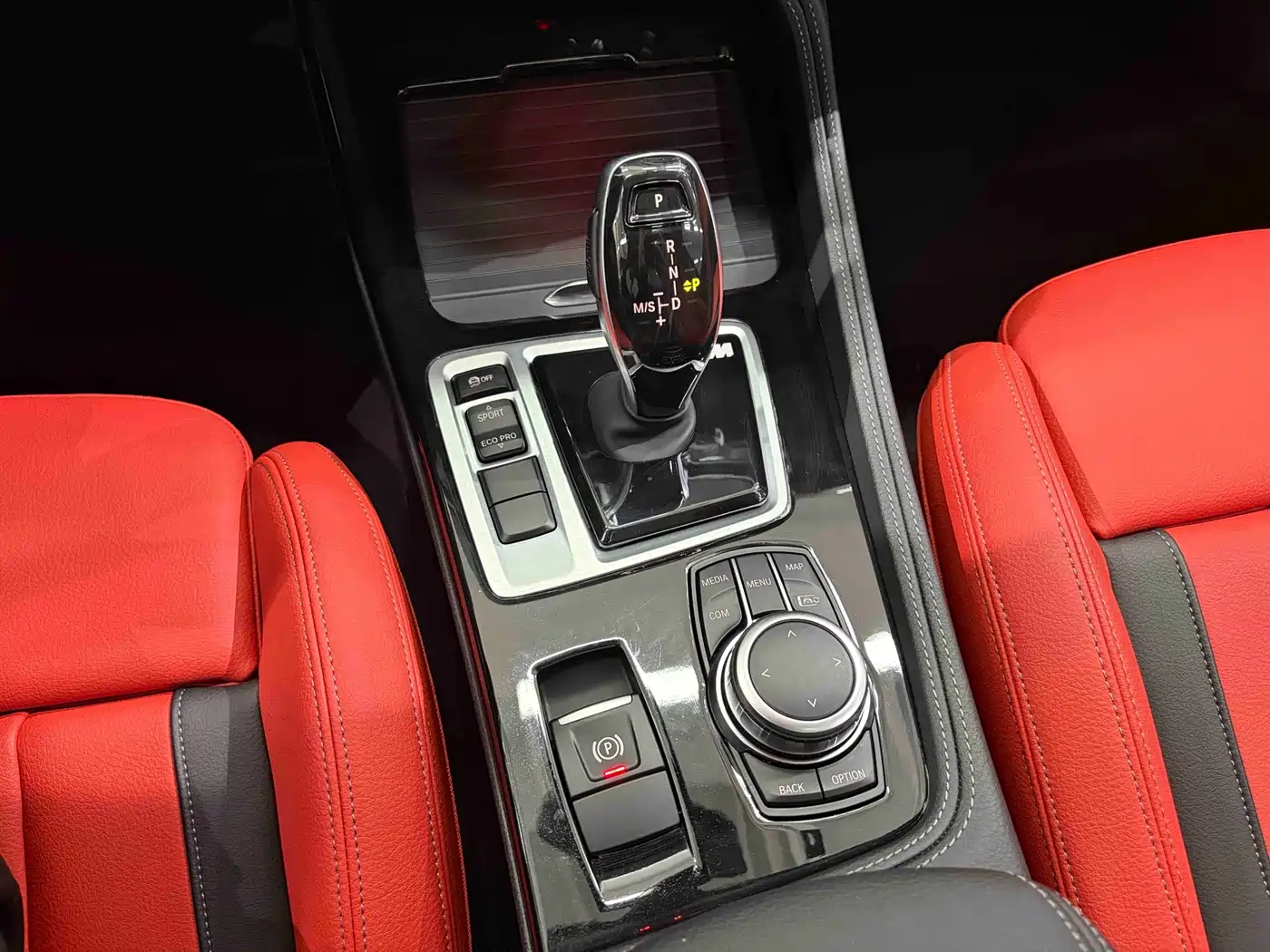 BMW 1 Series 2023 125i M Sport Shadow Edition фото 13