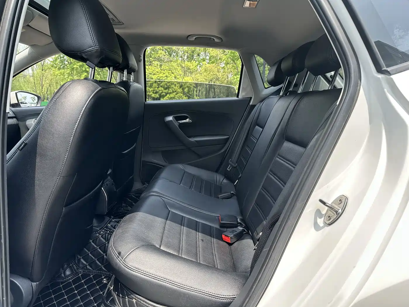 Volkswagen Polo 2016 1.6L Automatic Comfort фото 10
