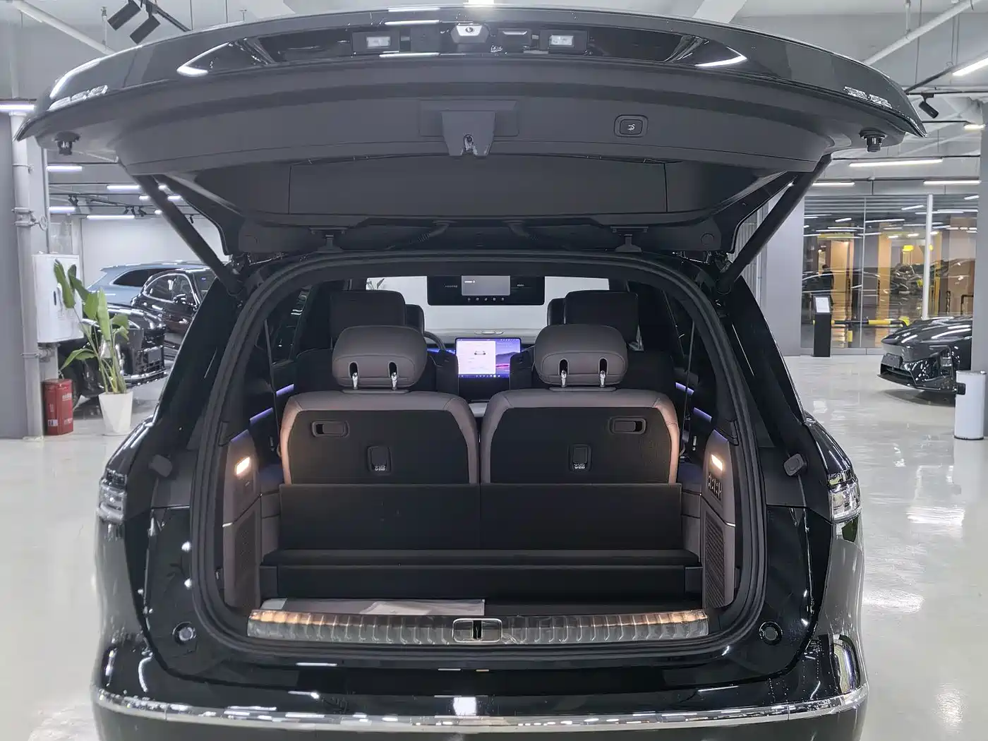 NIO ES8 2026 2025 Model 6-Seat Executive Luxury Edition