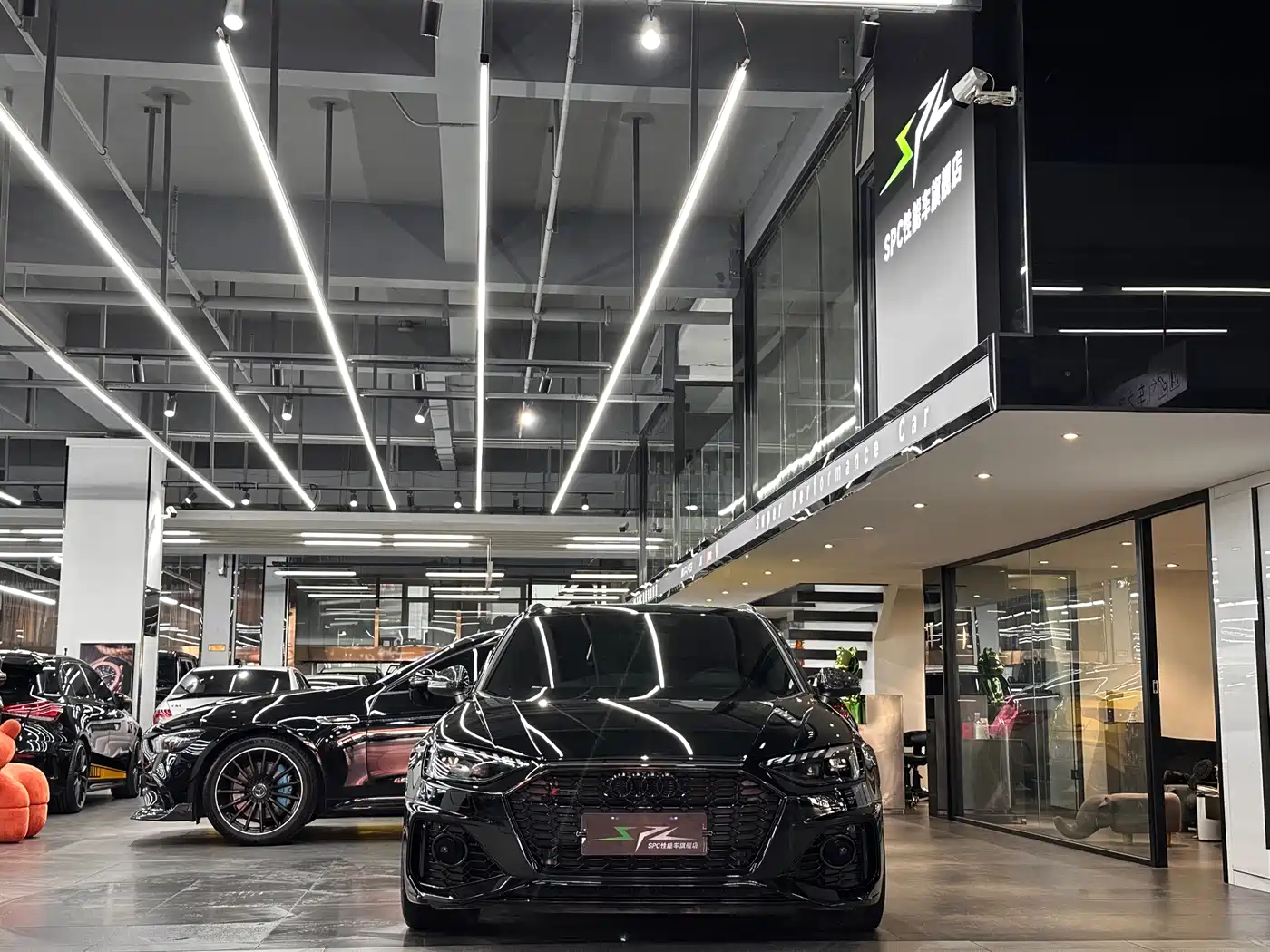 Audi RS 4 2023 Model RS4 Avant Obsidian Edition фото 2