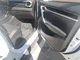 Фото 9 - Geely Coolray