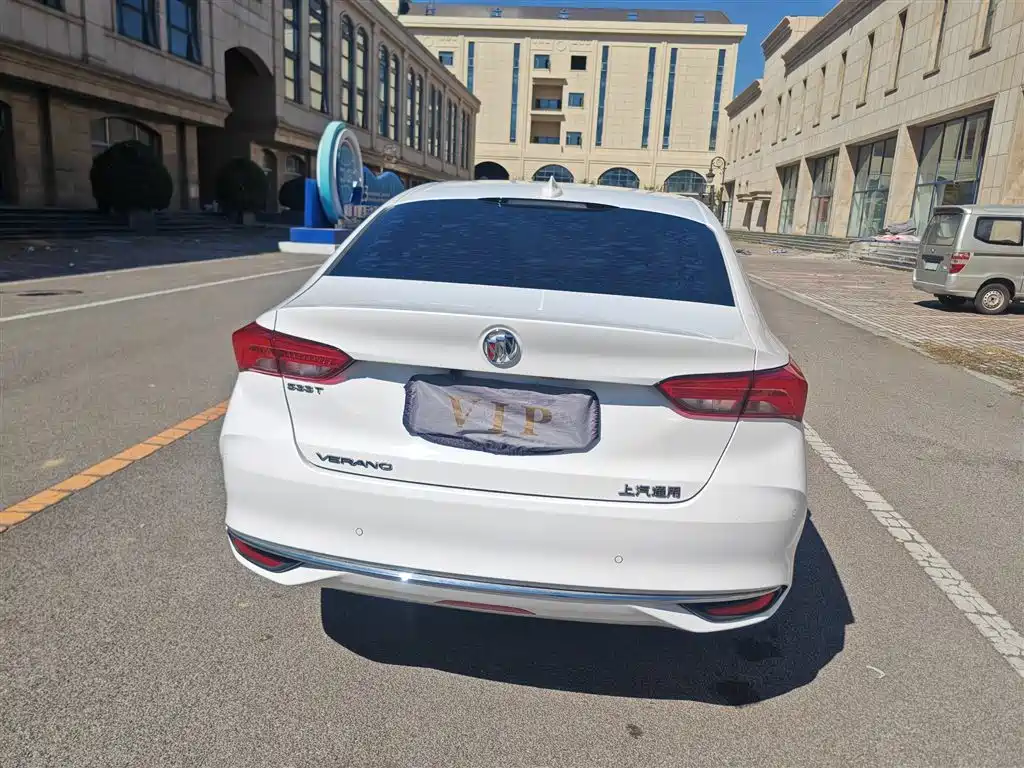 Photo 18 - Buick Verano