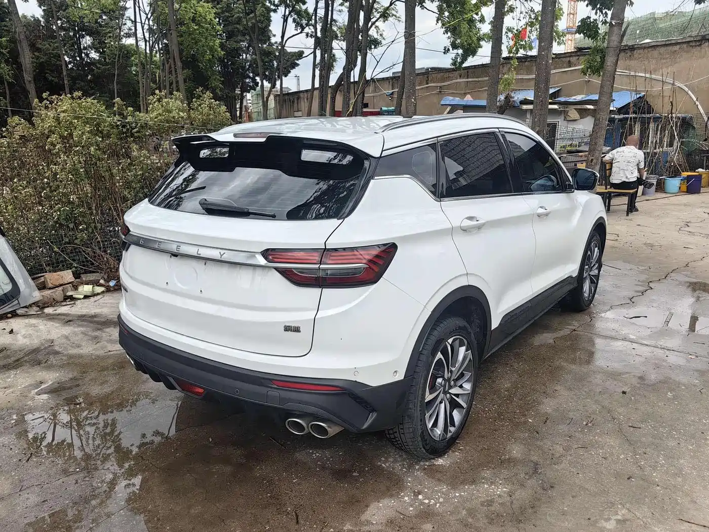 Photo 8 - Geely Binyue