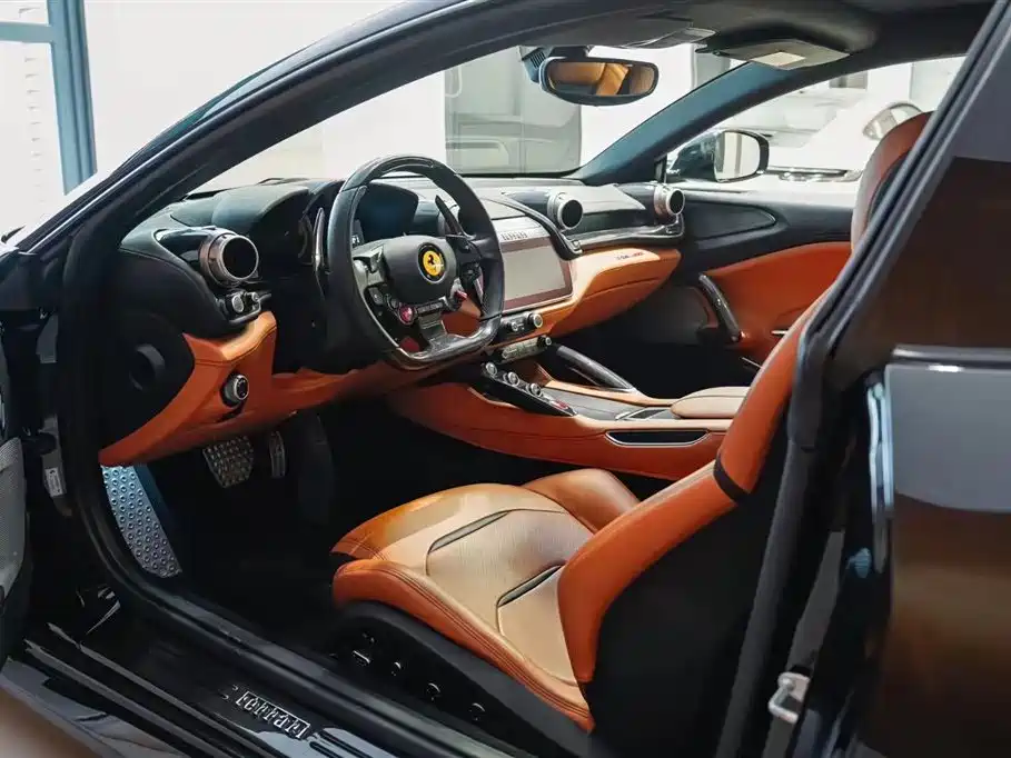 Ferrari GTC4Lusso 2016 6.3L V12 фото 9