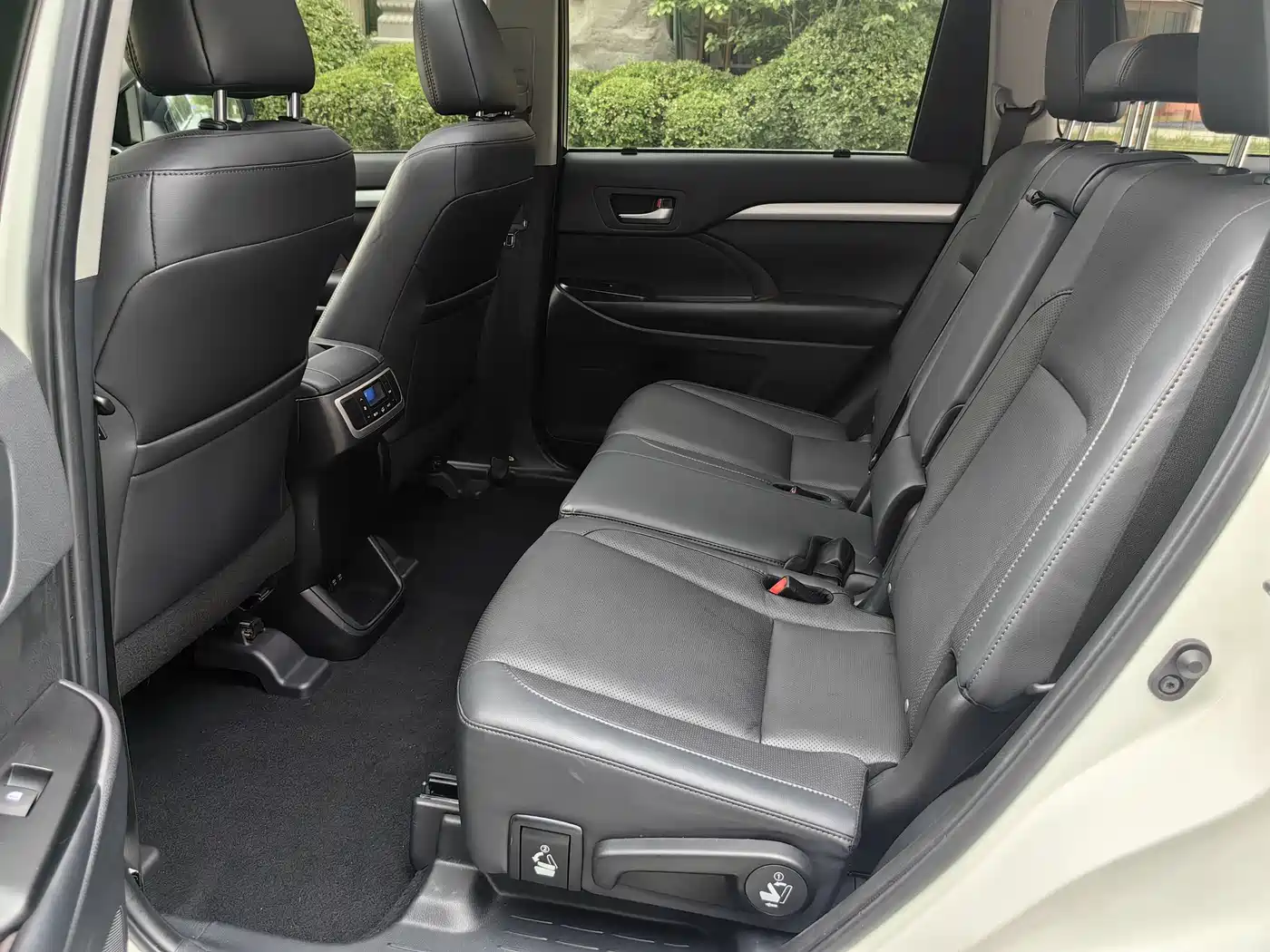 Toyota Highlander 2018 2.0T 4WD Premium 7-seater China VI фото 17