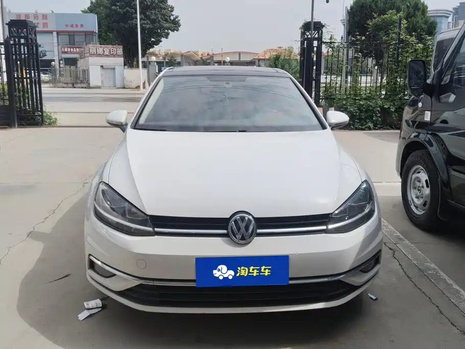 Фото 2 - Volkswagen Golf