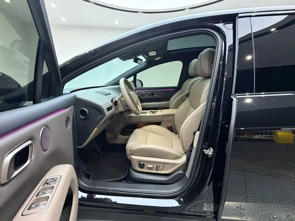 Li Auto i6 2026 2025 4WD Base Model
