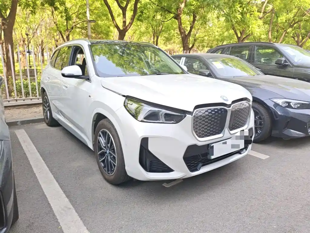 BMW iX1 2023 eDrive25L M Sport Package фото 7
